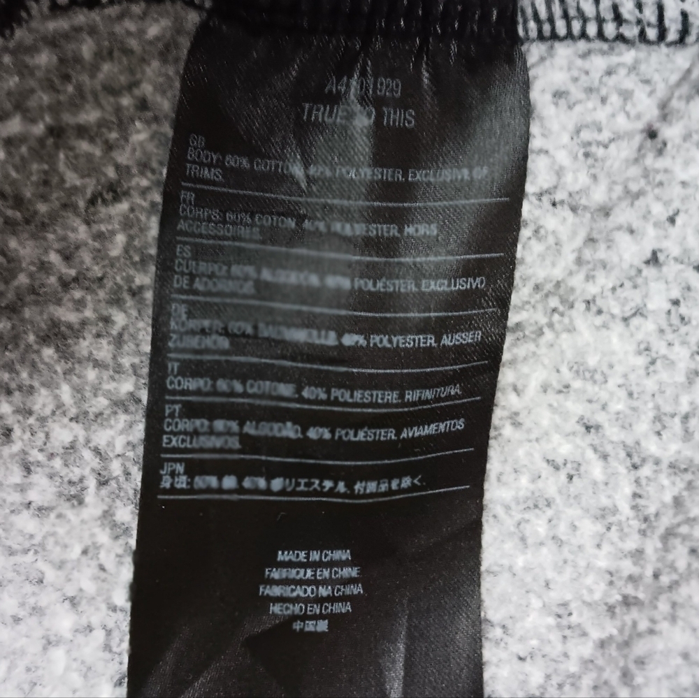 Volcom boys Hoodie.  Size L - Picture 7 of 8